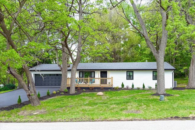 35W302 PINELANDS Road, St. Charles, IL 60174
