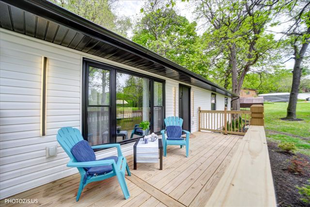35W302 PINELANDS Road, St. Charles, IL 60174