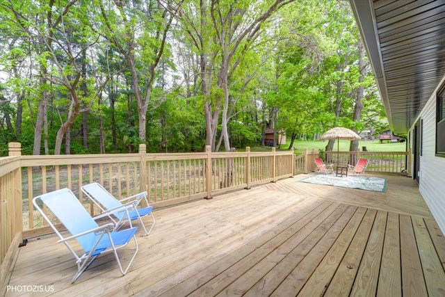 35W302 PINELANDS Road, St. Charles, IL 60174