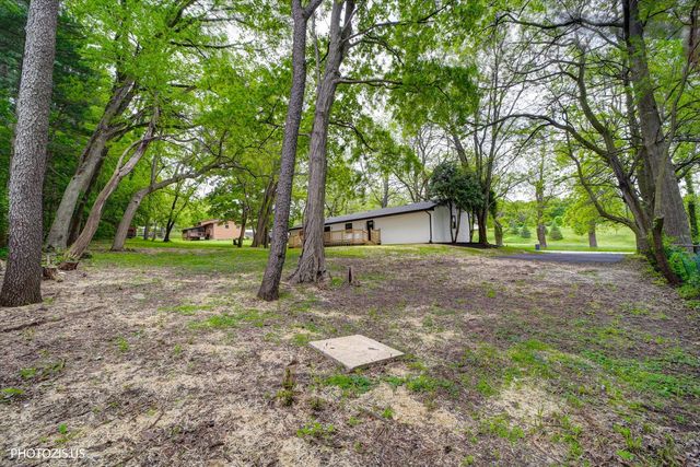 35W302 PINELANDS Road, St. Charles, IL 60174