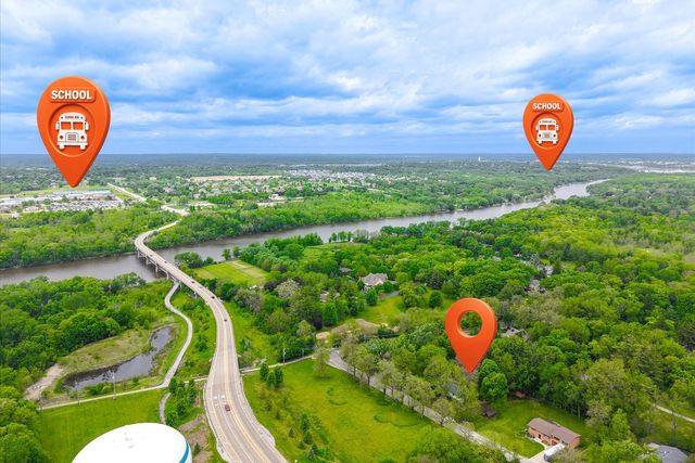 35W302 PINELANDS Road, St. Charles, IL 60174