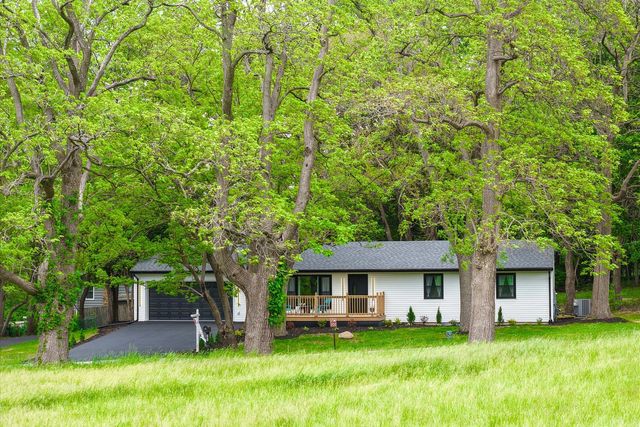 35W302 PINELANDS Road, St. Charles, IL 60174