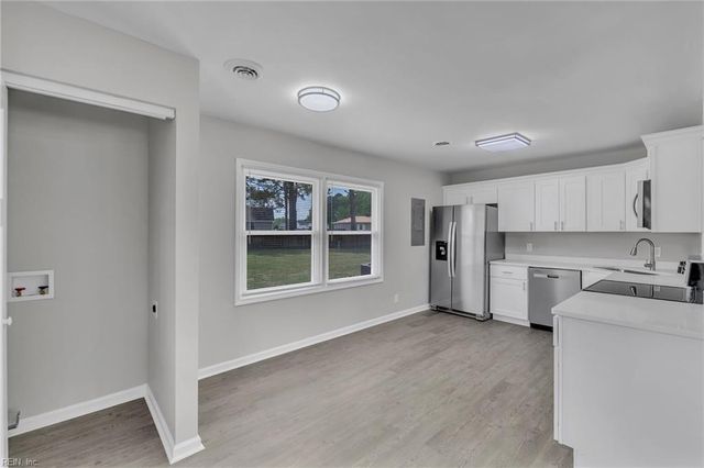 613 Bentley DR, Suffolk, VA 23434