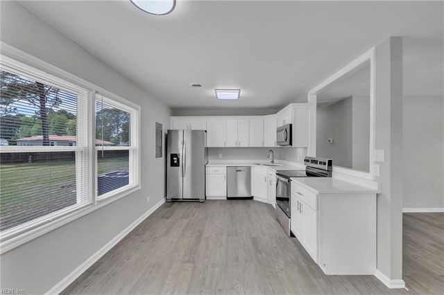 613 Bentley DR, Suffolk, VA 23434