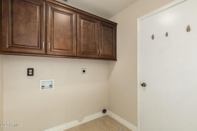 661 S Oak Circle, Chandler, AZ 85226