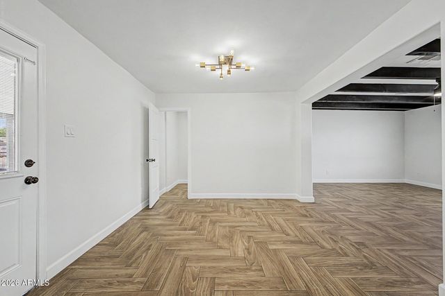 6521 W TURNEY Avenue, Phoenix, AZ 85033
