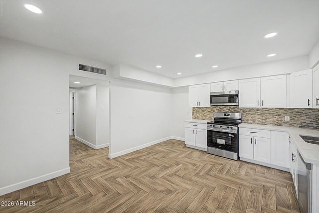 6521 W TURNEY Avenue, Phoenix, AZ 85033