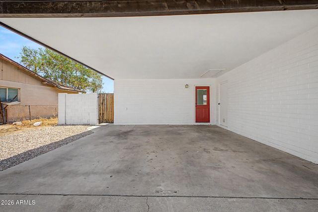 6521 W TURNEY Avenue, Phoenix, AZ 85033
