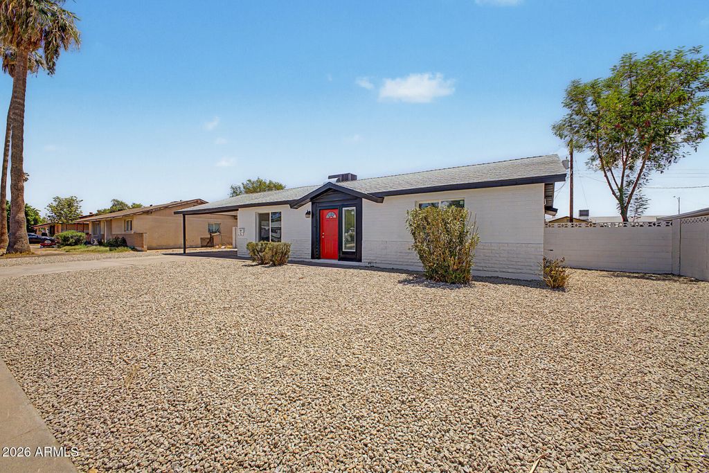 6521 W TURNEY Avenue, Phoenix, AZ 85033 — photo 5