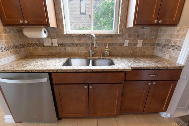 27731 Glenwood Street, St. Clair Shores, MI 48081