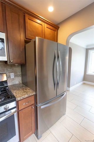 27731 Glenwood Street, St. Clair Shores, MI 48081