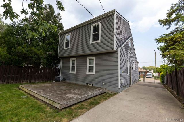 27731 Glenwood Street, St. Clair Shores, MI 48081