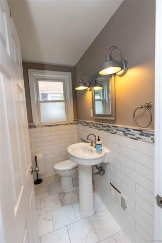27731 Glenwood Street, St. Clair Shores, MI 48081