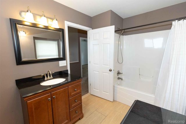 27731 Glenwood Street, St. Clair Shores, MI 48081
