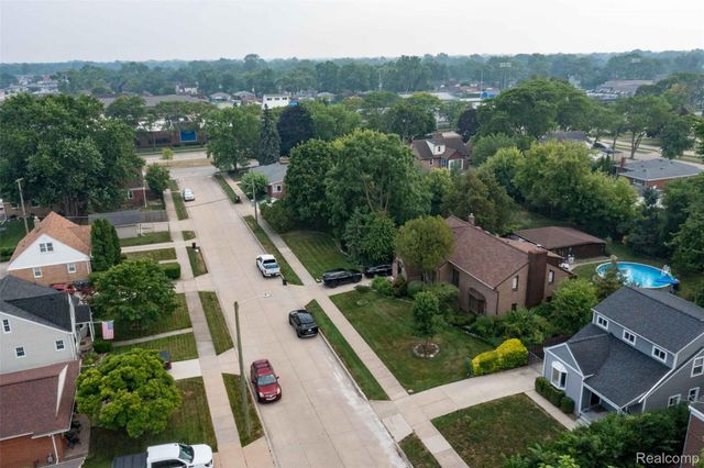 27731 Glenwood Street, St. Clair Shores, MI 48081