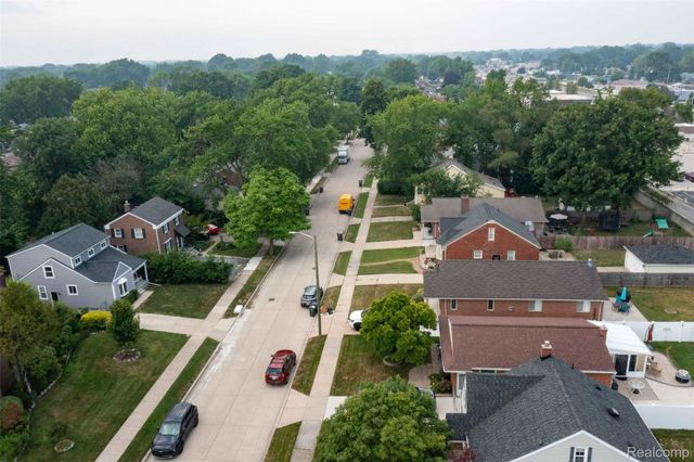 27731 Glenwood Street, St. Clair Shores, MI 48081