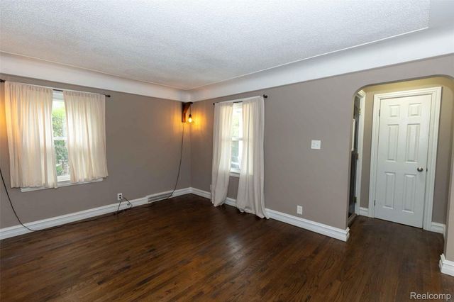 27731 Glenwood Street, St. Clair Shores, MI 48081