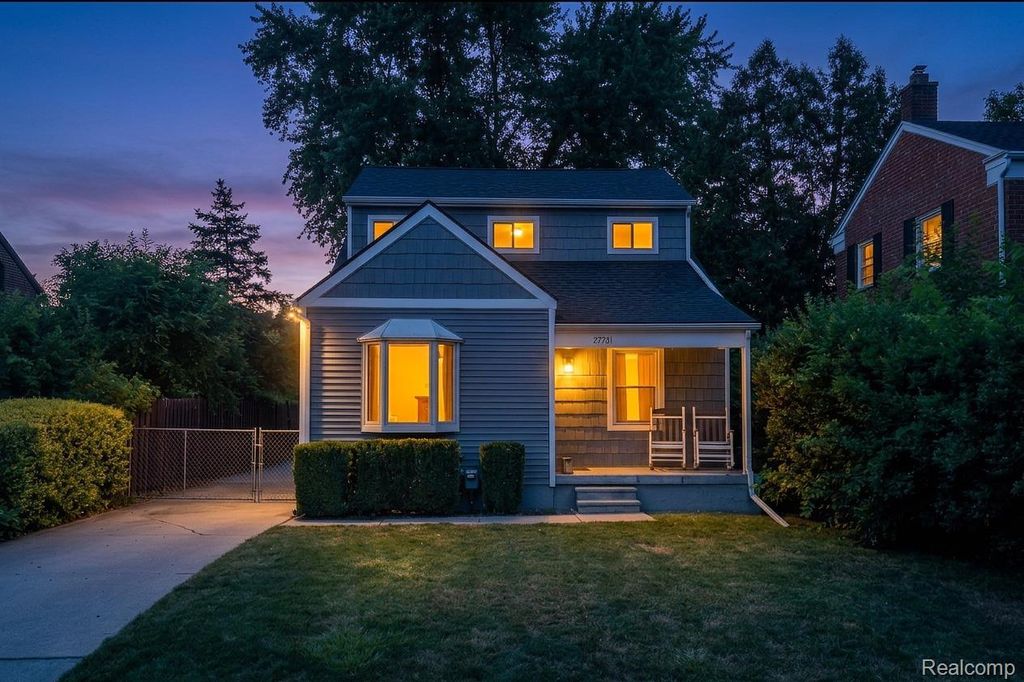 27731 Glenwood Street, St. Clair Shores, MI 48081
