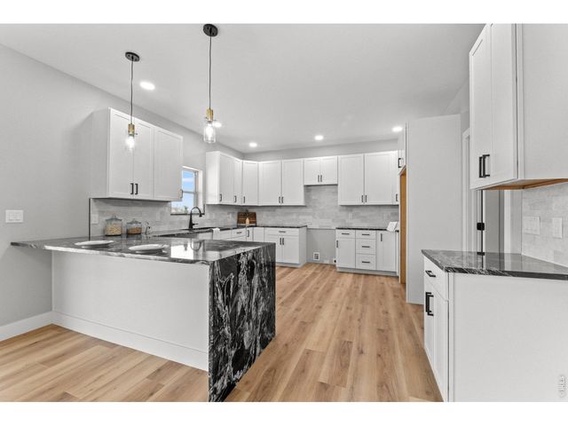 32 Lakeview Cir, Fort Morgan, CO 80701