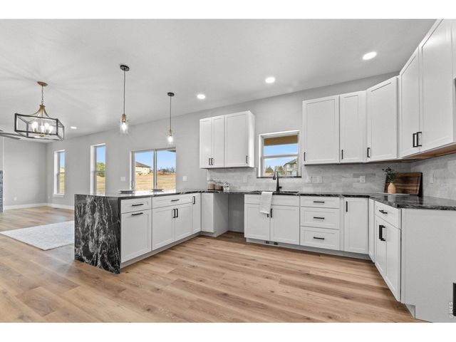 32 Lakeview Cir, Fort Morgan, CO 80701