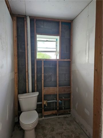 1002 Power St, Refugio, TX 78377