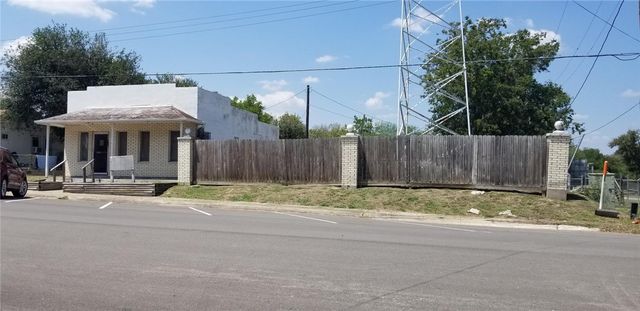 1002 Power St, Refugio, TX 78377
