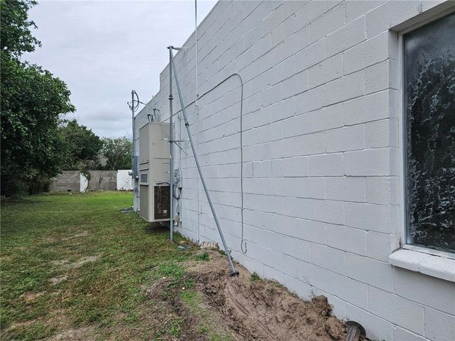 1002 Power St, Refugio, TX 78377