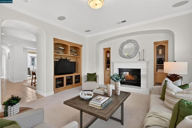 1967 Casablanca St, Danville, CA 94506