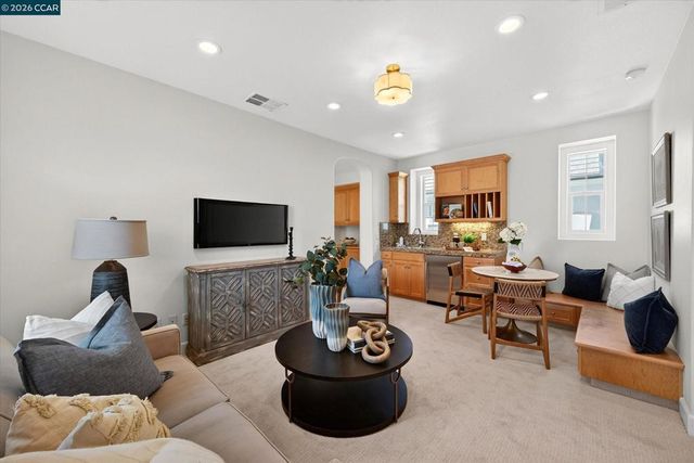 1967 Casablanca St, Danville, CA 94506