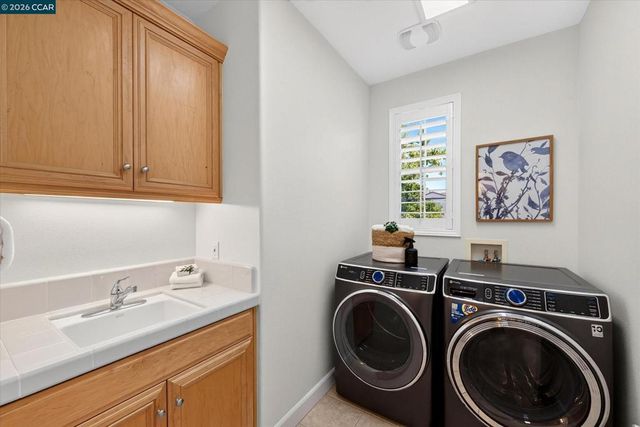 1967 Casablanca St, Danville, CA 94506