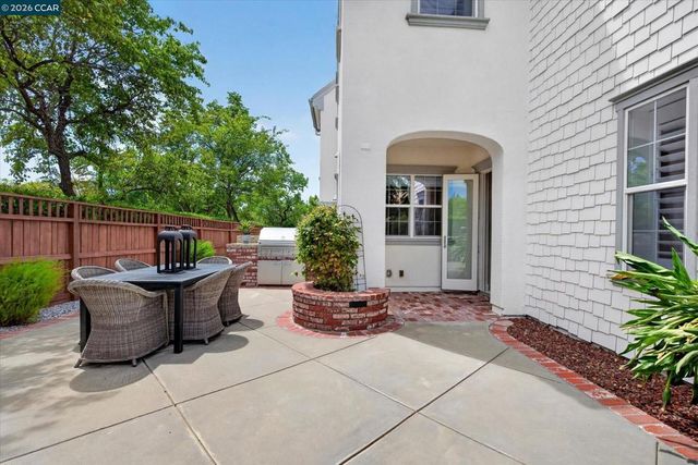 1967 Casablanca St, Danville, CA 94506