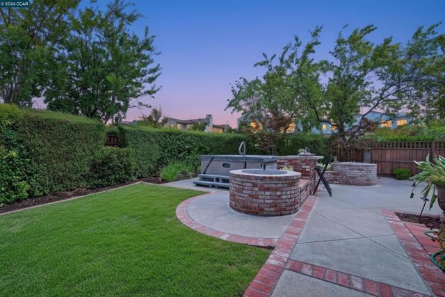 1967 Casablanca St, Danville, CA 94506