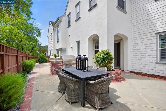 1967 Casablanca St, Danville, CA 94506