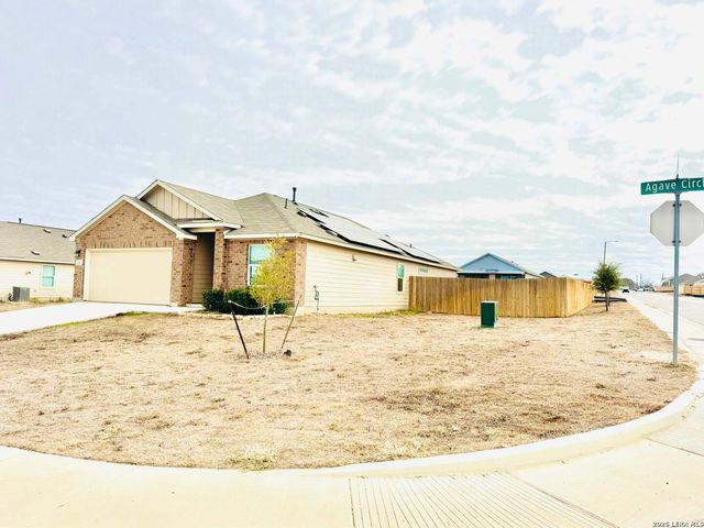 312 Agave Circle, Jourdanton, TX 78026