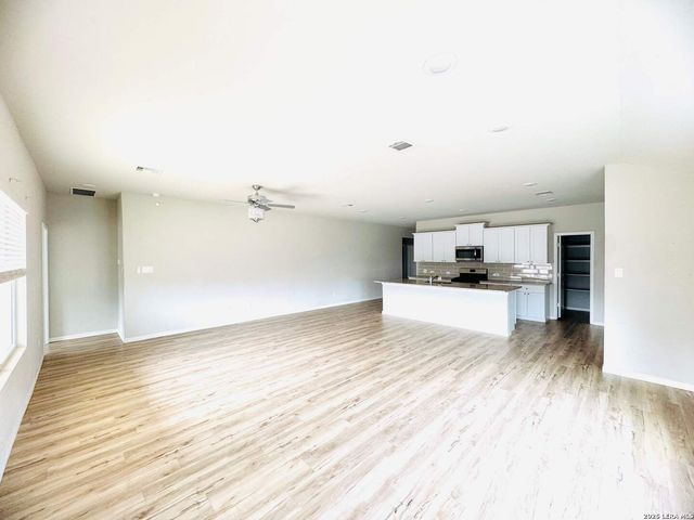 312 Agave Circle, Jourdanton, TX 78026