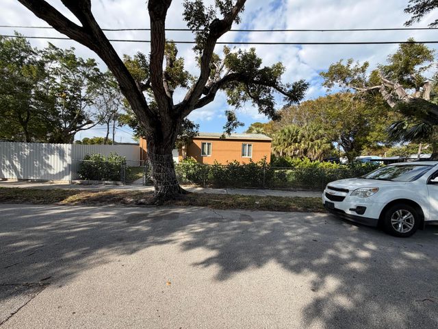 1017 Hampton Road, West Palm Beach, FL 33405