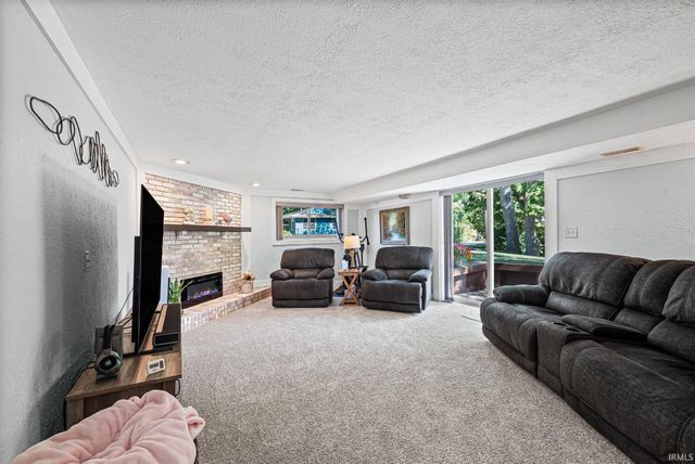 717 Foxwood Drive, Lafayette, IN 47905