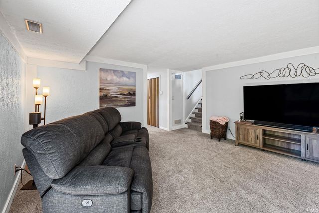 717 Foxwood Drive, Lafayette, IN 47905