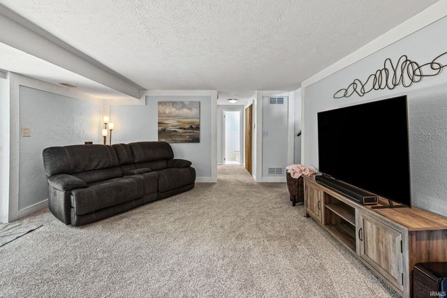 717 Foxwood Drive, Lafayette, IN 47905