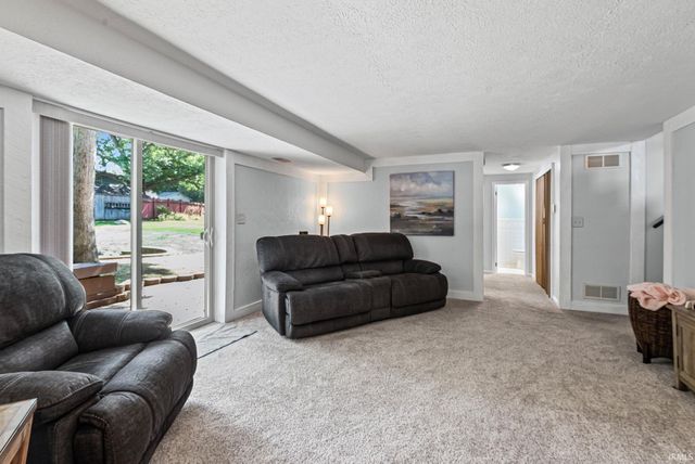717 Foxwood Drive, Lafayette, IN 47905