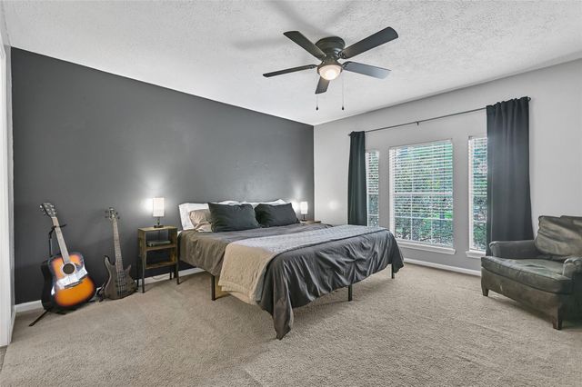 1402 Pine Meadow Court, Pearland, TX 77581