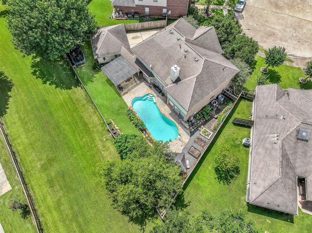 1402 Pine Meadow Court, Pearland, TX 77581
