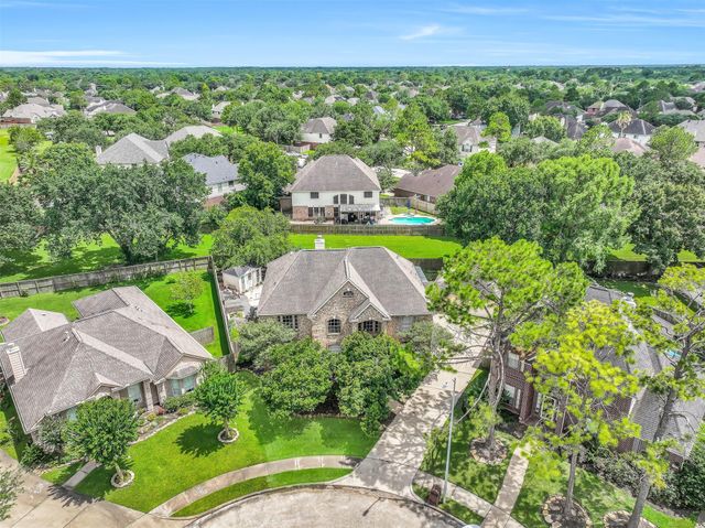 1402 Pine Meadow Court, Pearland, TX 77581