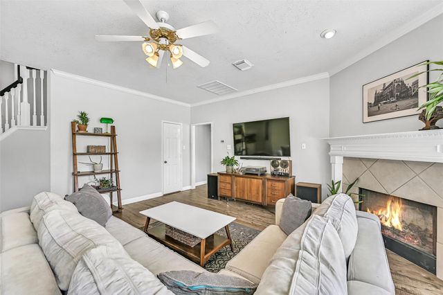 1402 Pine Meadow Court, Pearland, TX 77581