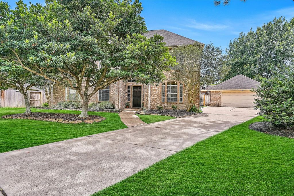 1402 Pine Meadow Court, Pearland, TX 77581