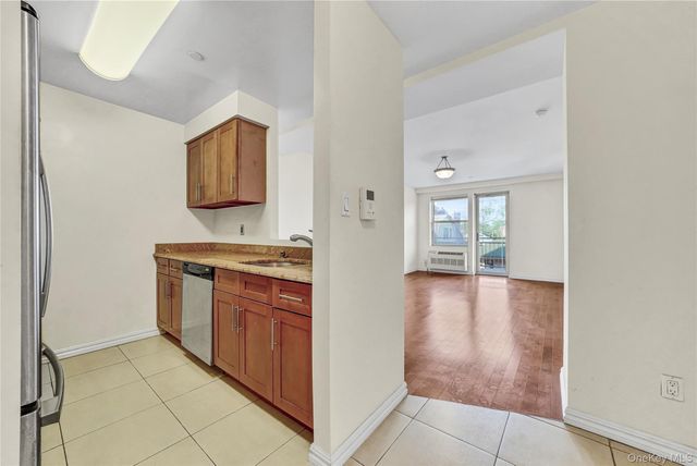 40-40 75th Street 3A, Elmhurst, NY 11373