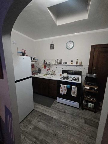 1014 E Prairie Avenue 2FW, Des Plaines, IL 60016