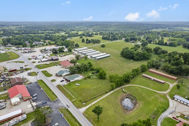 000 Highway 112, Cassville, MO 65625