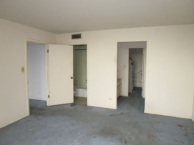 465 W Dominion Drive 1003, Wood Dale, IL 60191