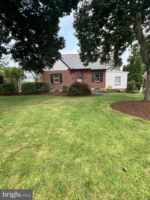 739 PEARL AVE, Manheim, PA 17545